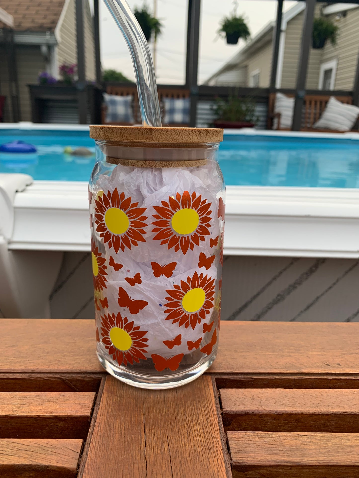 Flowers and Butterfly 16 oz Glass can